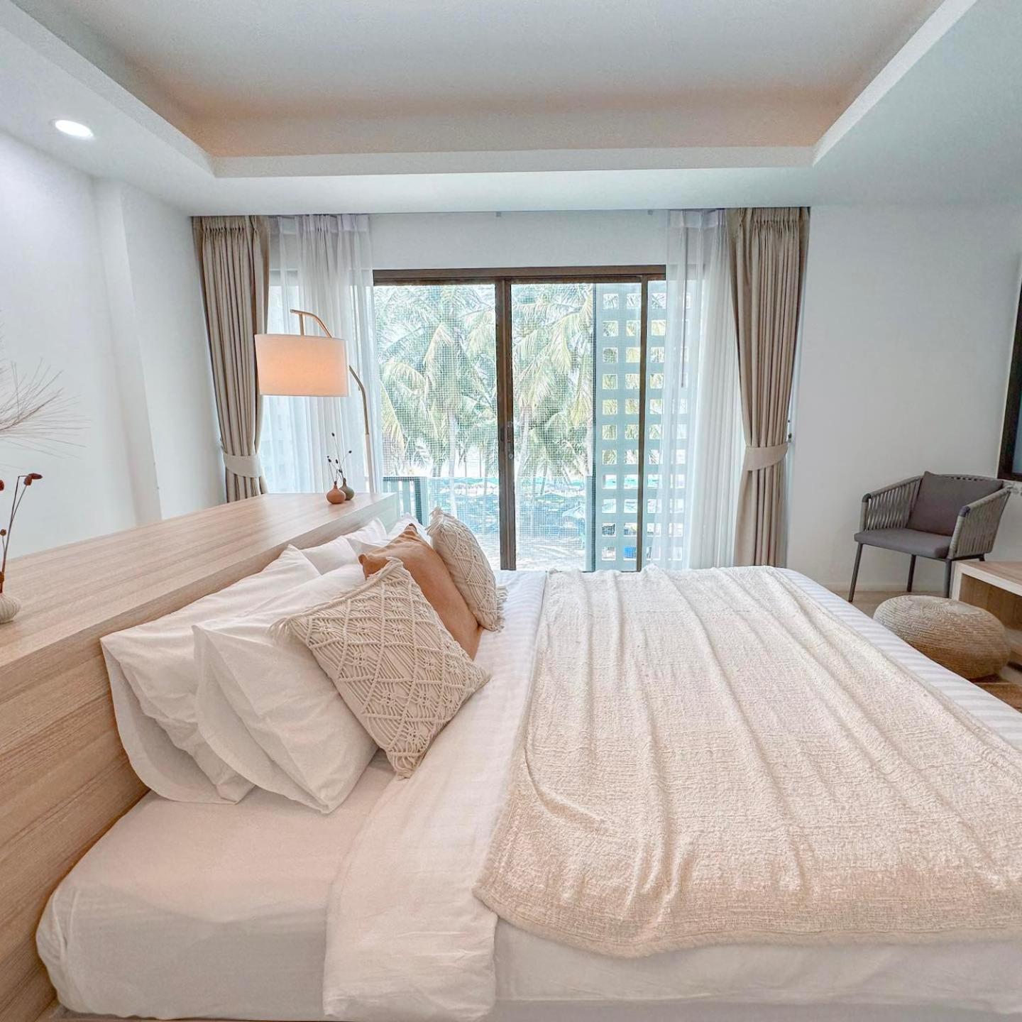 S2 Hotel - Sha Plus Certified Bangsaen Екстериор снимка