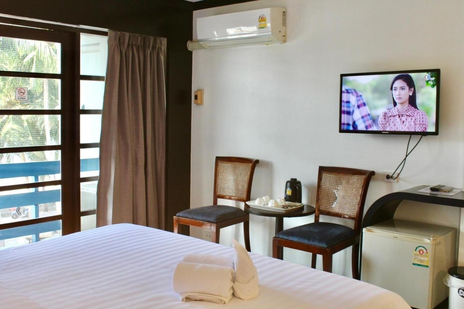S2 Hotel - Sha Plus Certified Bangsaen Екстериор снимка