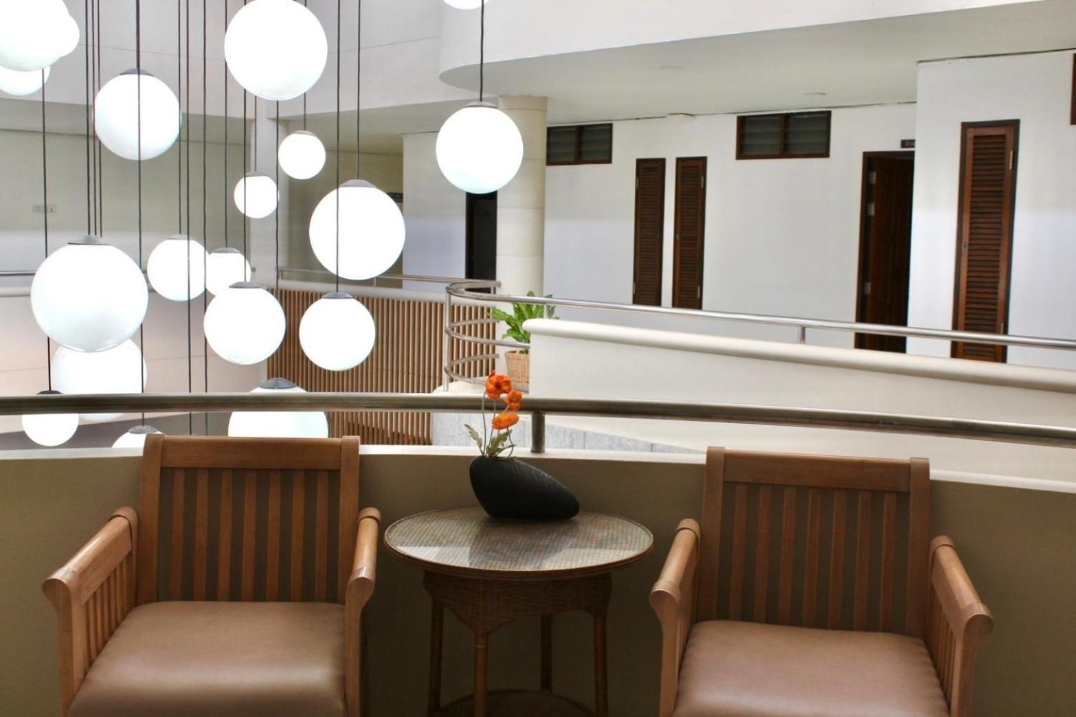 S2 Hotel - Sha Plus Certified Bangsaen Екстериор снимка